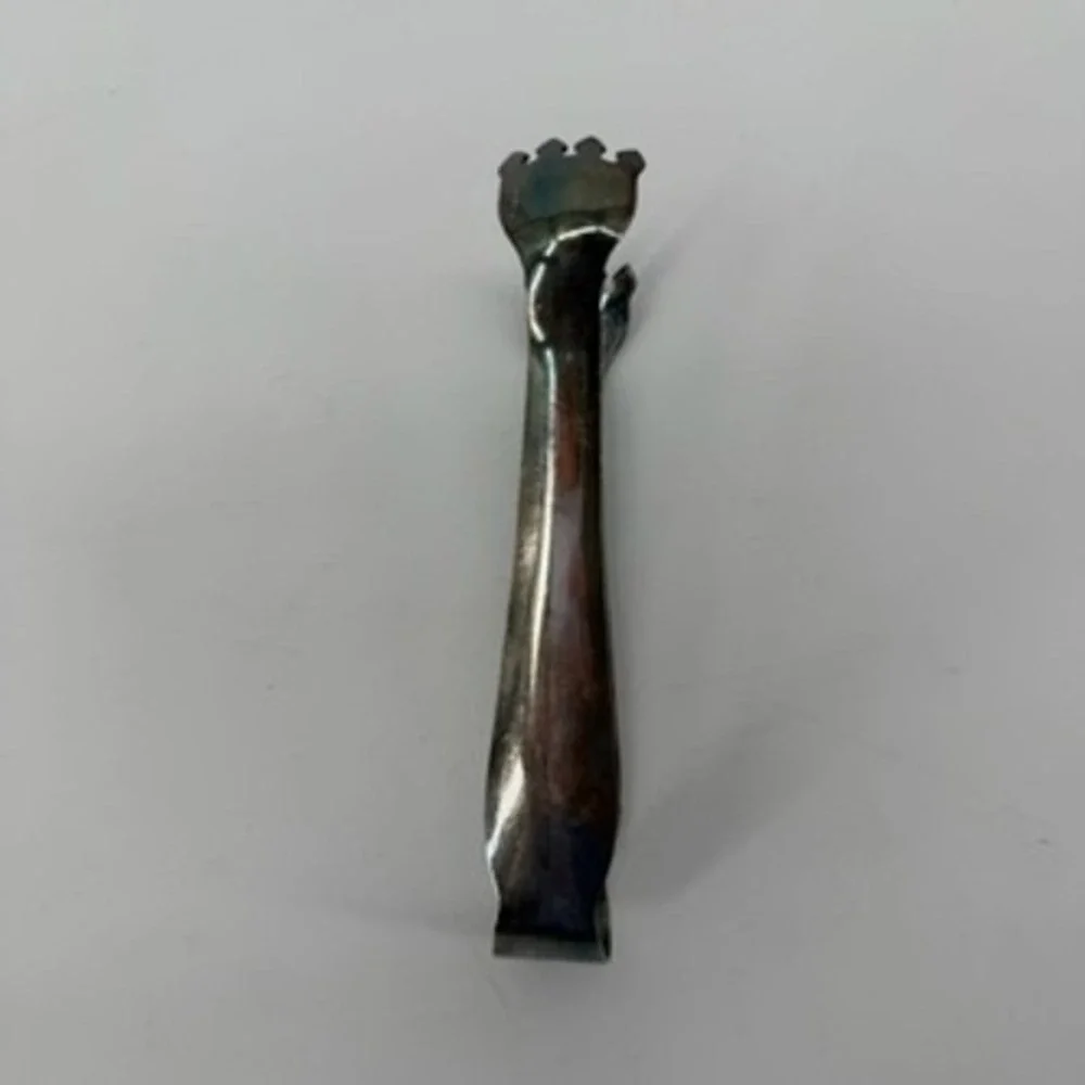 Vintage Silver Plated Sugar Pickle Tongs Claw End Serving Utensil 6 Inch Patina